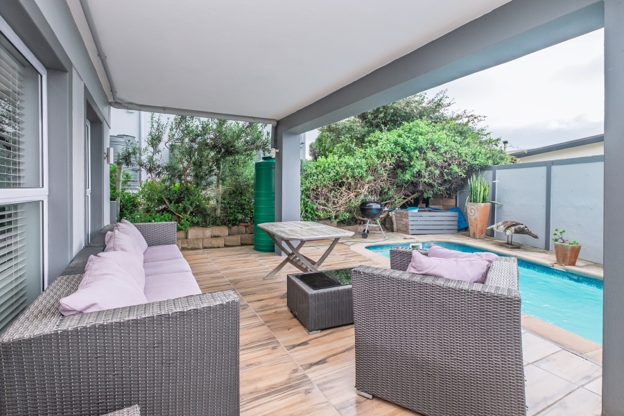 5 Bedroom Property for Sale in Murdock Valley Western Cape
